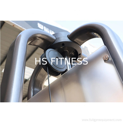 Multifunktioneel fitnessapparaat met verstelbare kabelcrossover